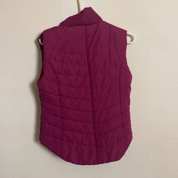 And here for sale is a Raspberry Puff Vest, in small by Aeropostale - Picture 3 of 7